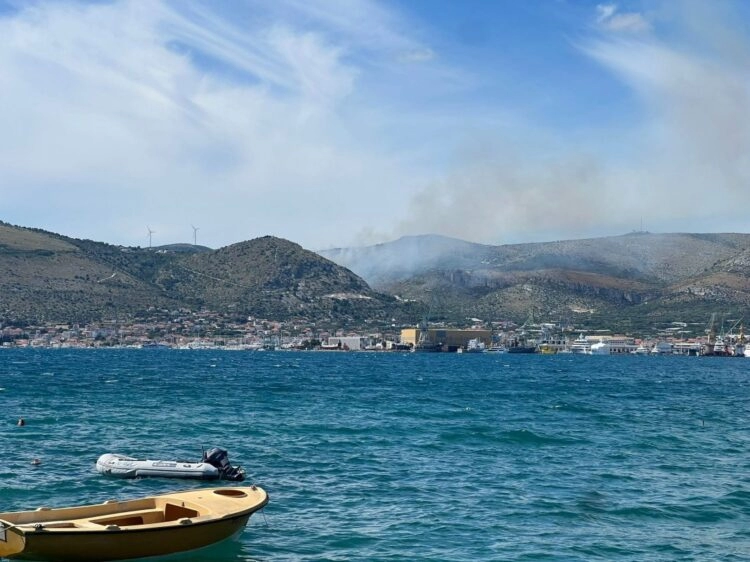 Veliki požar u Dalmaciji: Vatra je pod kontrolom, povukli se kanaderi